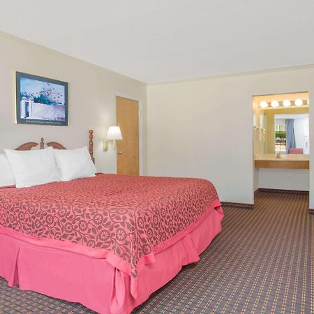 Days Inn Milledgeville Bagian luar foto