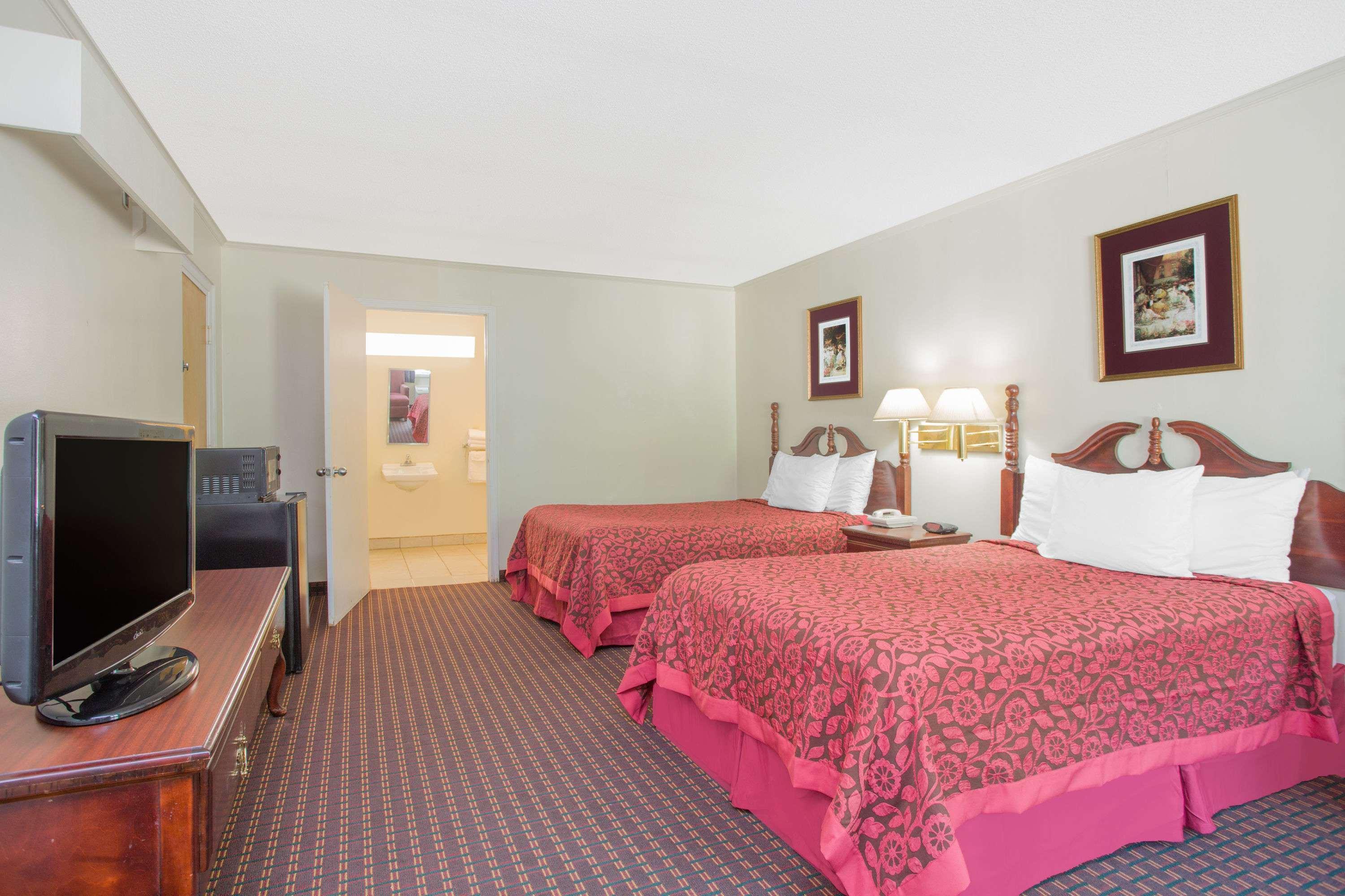 Days Inn Milledgeville Bagian luar foto