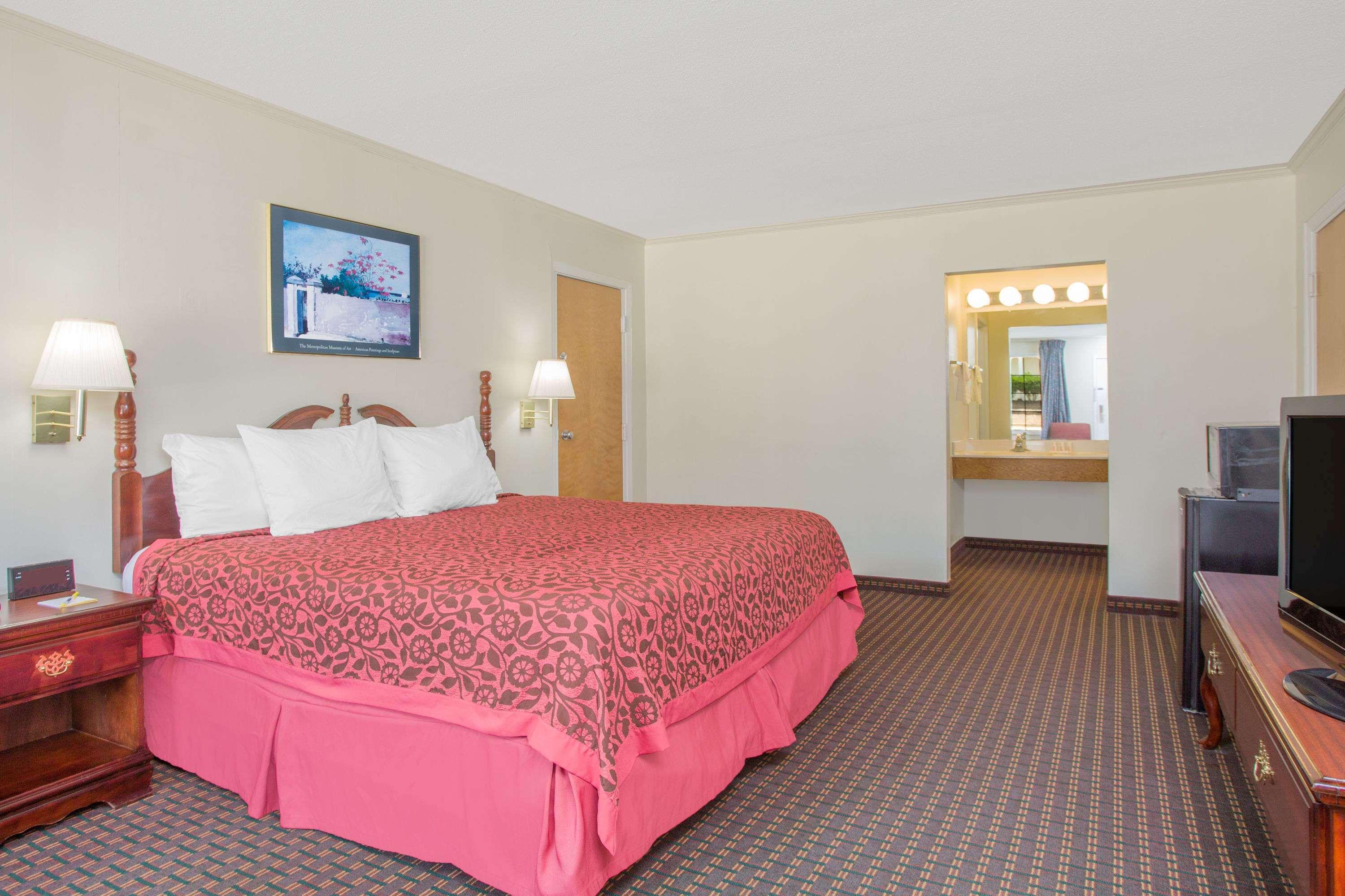 Days Inn Milledgeville Bagian luar foto