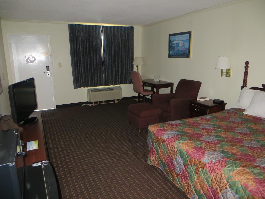 Days Inn Milledgeville Bagian luar foto