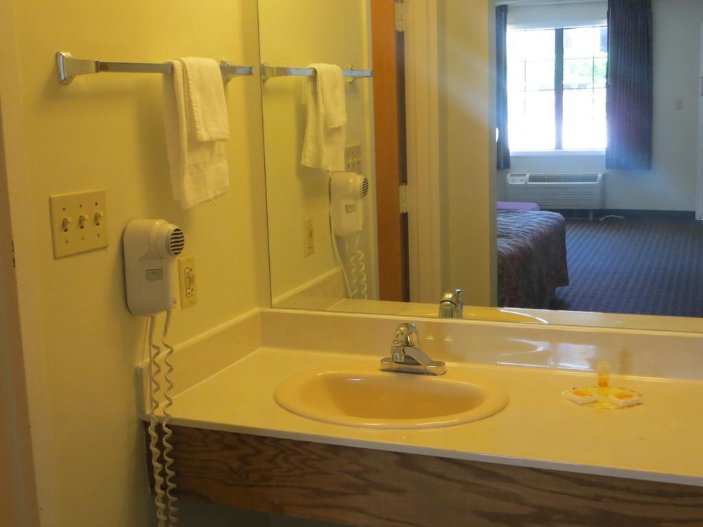 Days Inn Milledgeville Bagian luar foto